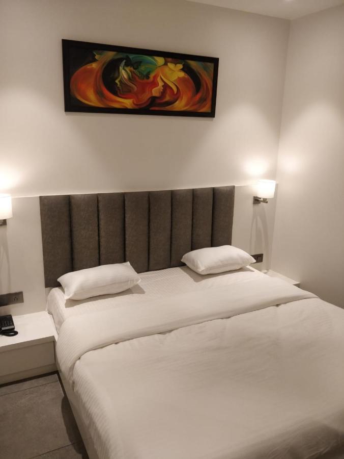 Hotel My Home Residency Nášik Exteriér fotografie